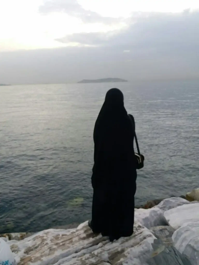 মেয়েদের রোমান্টিক পিক