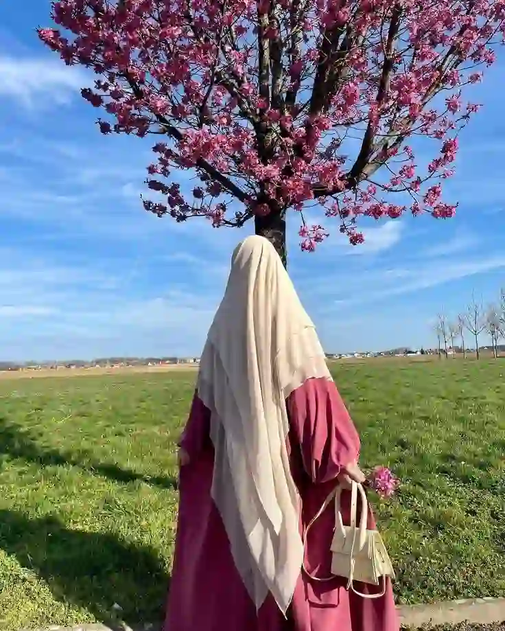 সুন্দরী মেয়েদের প্রোফাইল পিক
